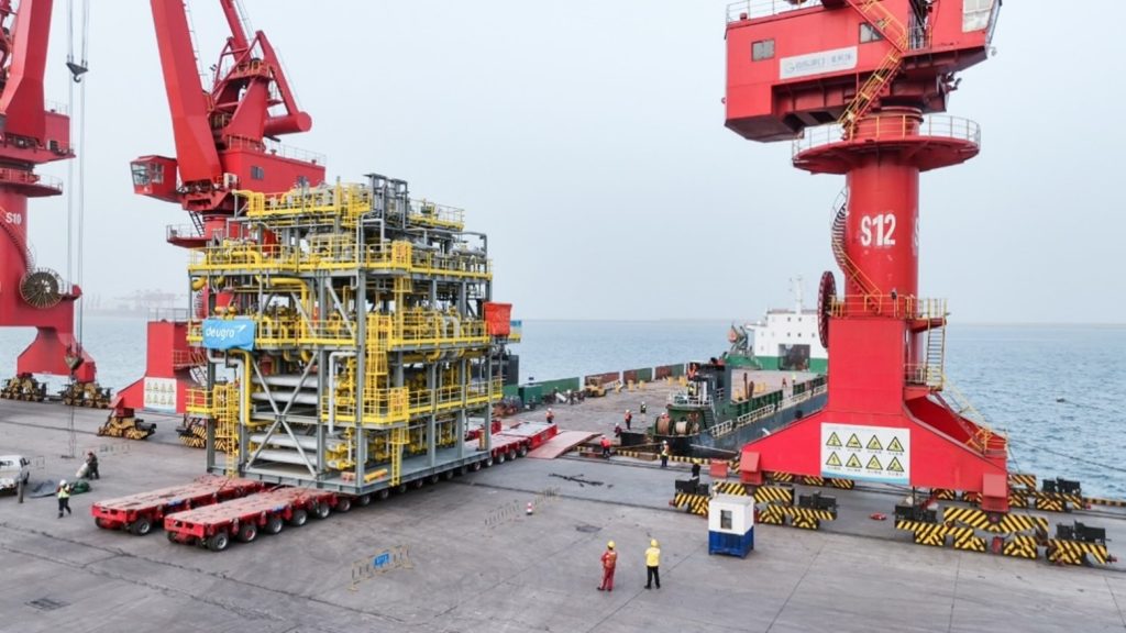 This image has an empty alt attribute; its file name is Roll-on-operation-of-CO2-Removal-System-of-15.8-X-13.2-X-17.2-meters-at-COSCO-Shipyard-Qidong-China-1024x576.jpg