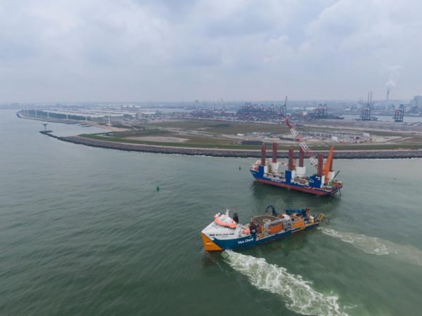 Van Oord Buries Cables for Offshore Wind Farm Grid